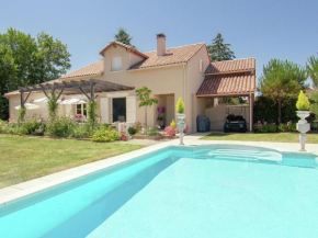 Villa in Ecuras Rouzede with private garden